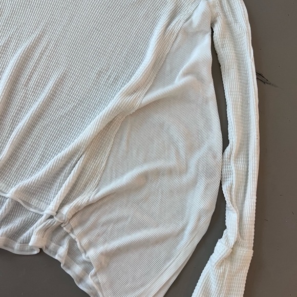 Free People Oversized Thermal Waffle Top - Like New XS S - Picture 4 of 10